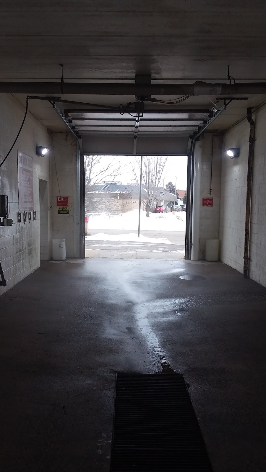 Market Place Car Wash | 1732 Market Dr, Stillwater, MN 55082, USA | Phone: (651) 342-1507