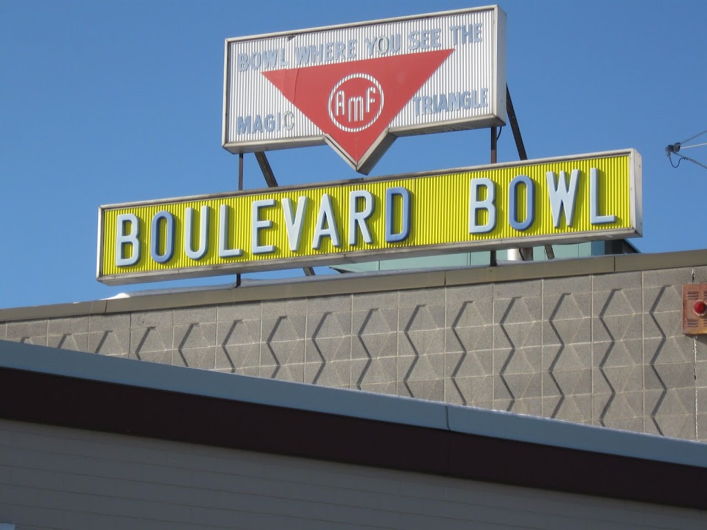 Boulevard Bowl | 1315 Erie Blvd, Schenectady, NY 12305, USA | Phone: (518) 374-4171