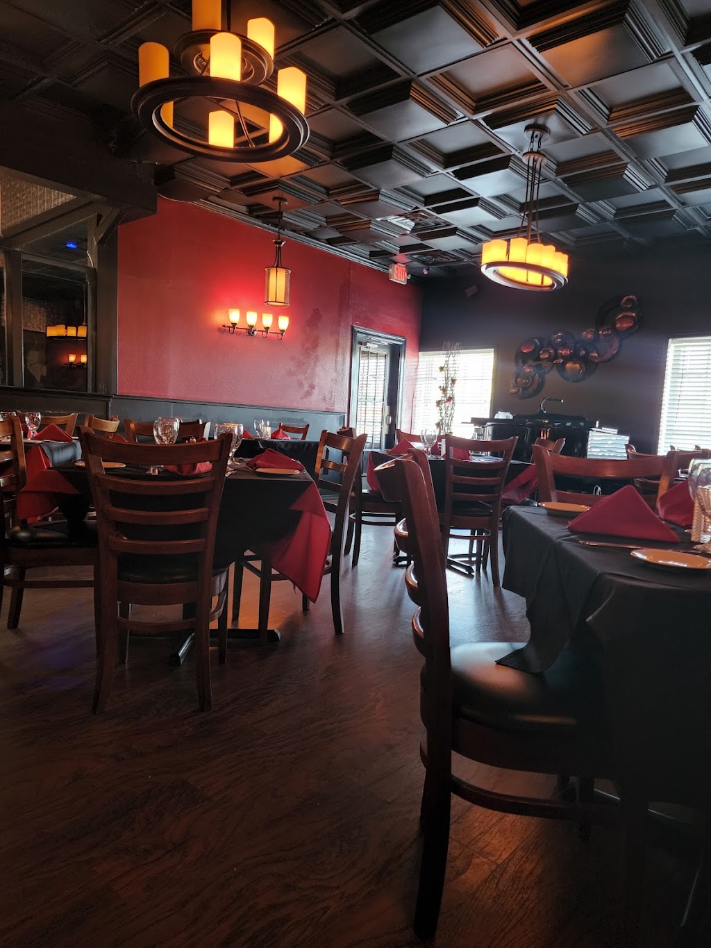 La Bistro Italian Grill | 722 Grapevine Hwy, Hurst, TX 76054, USA | Phone: (817) 281-9333