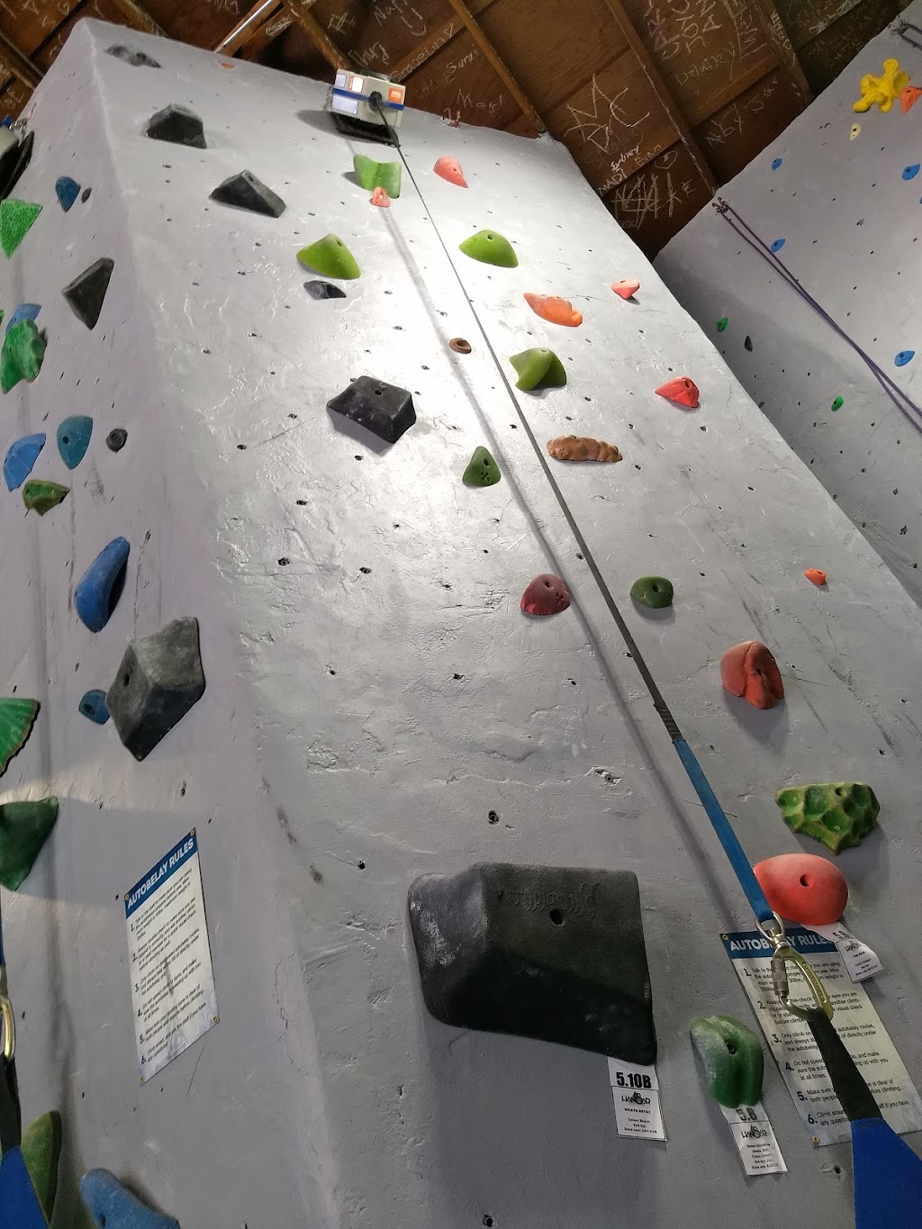 Hangar 18 Indoor Climbing Gym - Arcadia | 305 N Santa Anita Ave, Arcadia, CA 91006, USA | Phone: (626) 538-4081