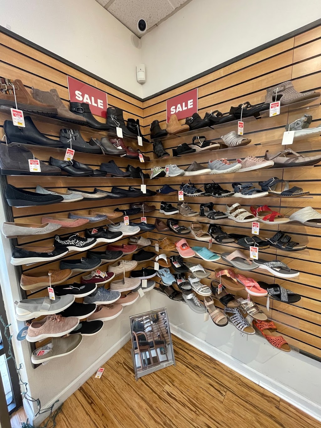 Footwear etc. | 1815 Ygnacio Valley Rd, Walnut Creek, CA 94598, USA | Phone: (925) 627-1122