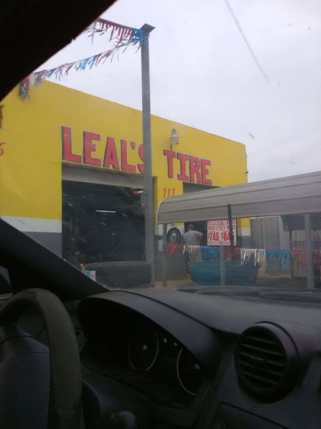 Leals Tire Service | 117 Hwy 290 Frontage Rd, Elgin, TX 78621, USA | Phone: (512) 281-0016
