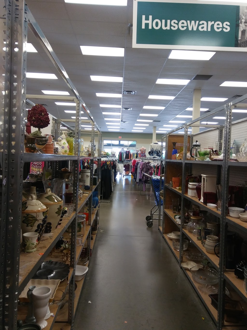 Goodwill Store | 3020 N Westmoreland Rd b, Dallas, TX 75212, USA | Phone: (214) 678-1071