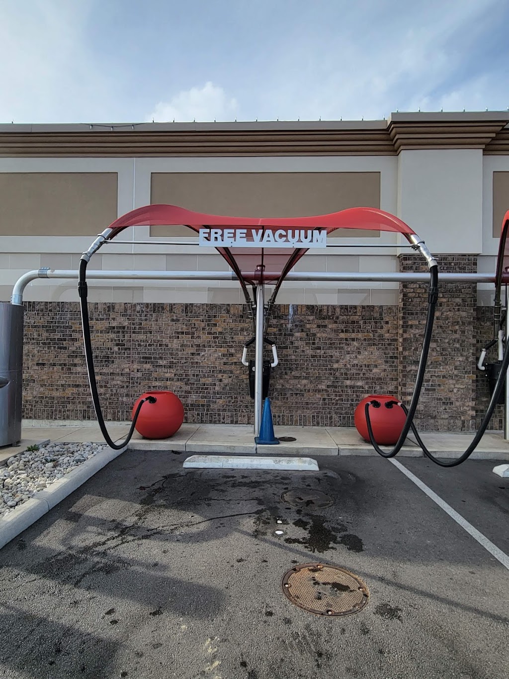 Four Seasons Car Wash | 555 W Central Ave, Springboro, OH 45066, USA | Phone: (937) 806-8070