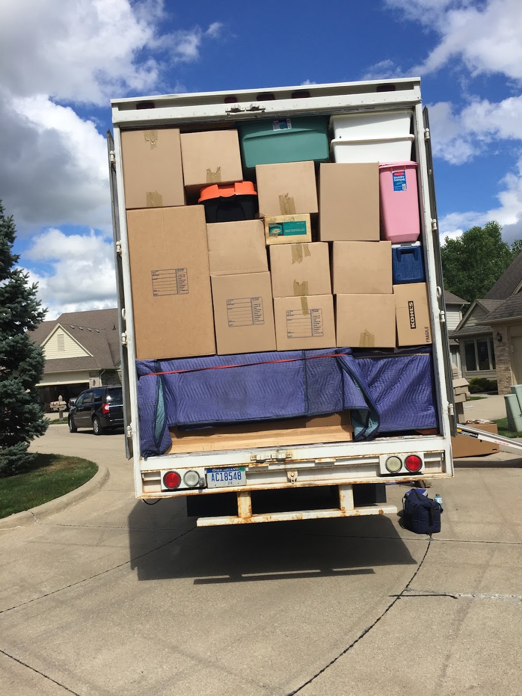 Metro Movers of Michigan, llc | 51925 Gratiot Ave, Chesterfield, MI 48051 | Phone: (586) 808-2366