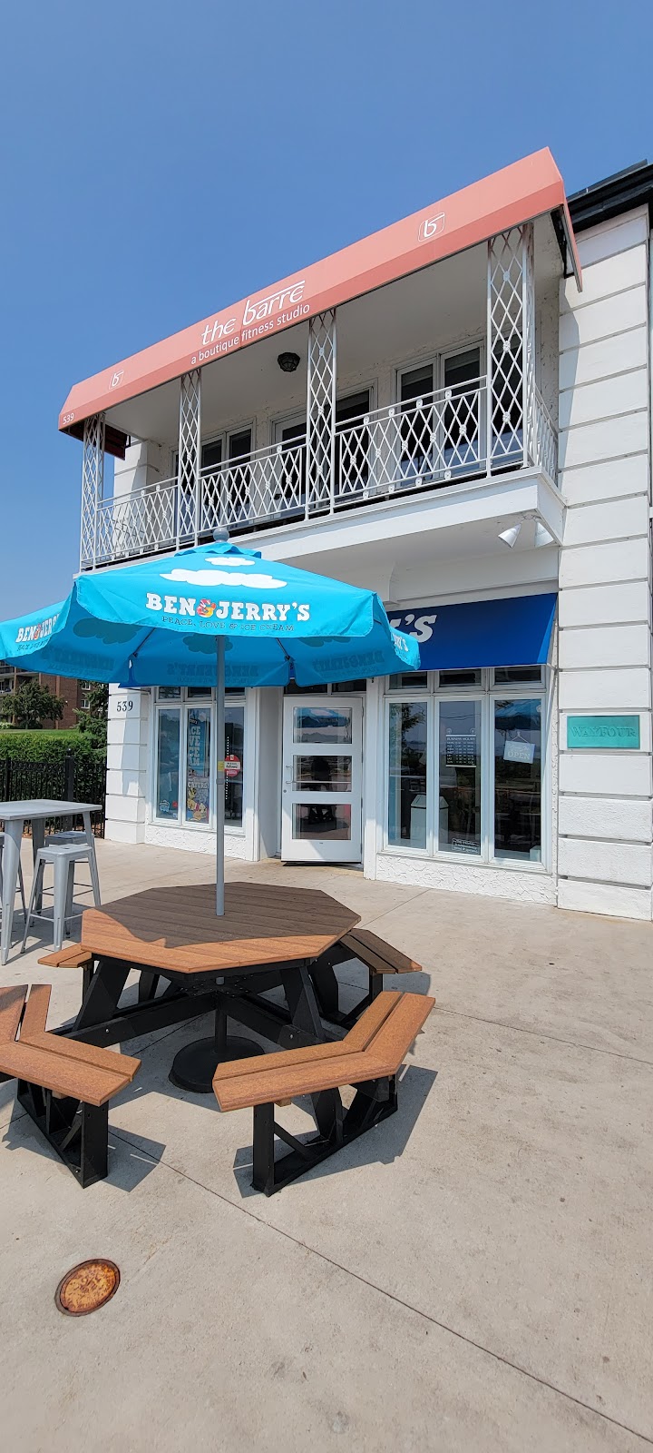 Ben & Jerry’s | 539 Lake St E 1st Floor, Wayzata, MN 55391, USA | Phone: (952) 473-1705