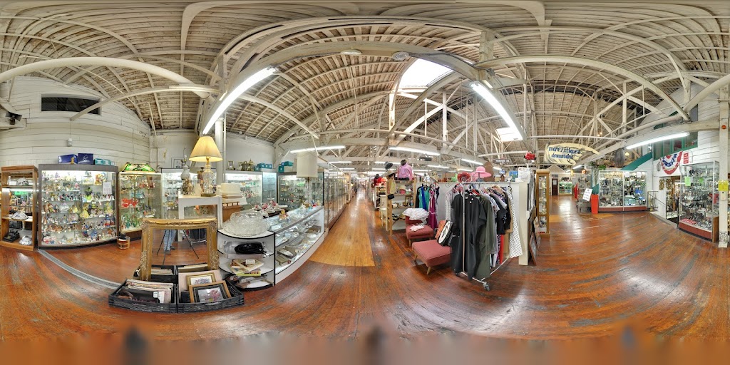 King Richards Antique Vintage Center | 12301 Whittier Blvd, Whittier, CA 90602 | Phone: (562) 698-5974