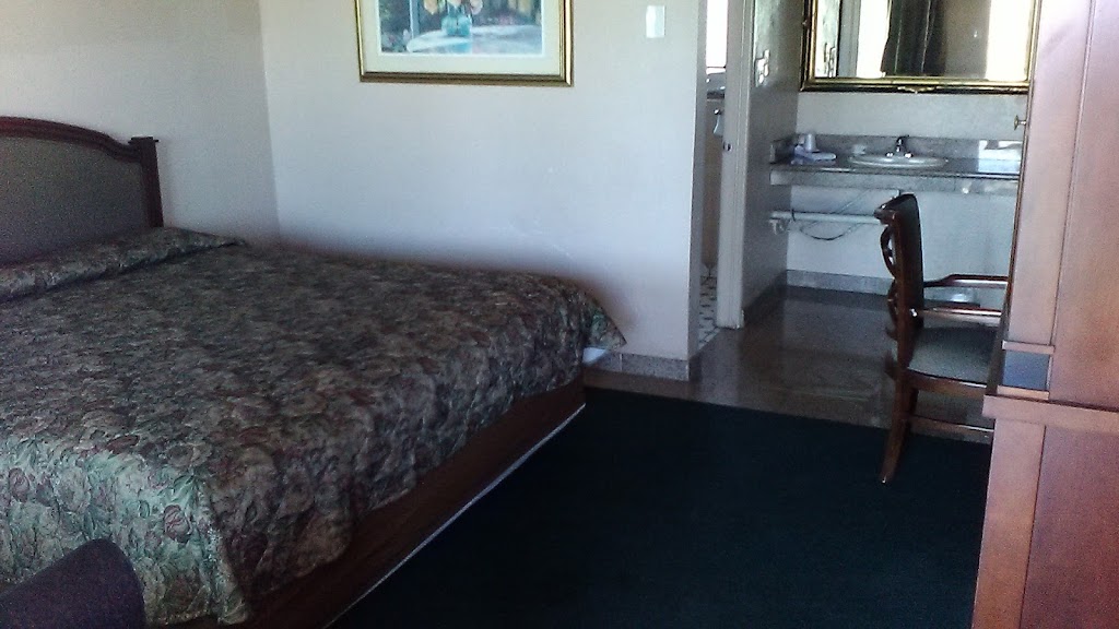 Gables Motel | 2833 E Church Ave, Fresno, CA 93706, USA | Phone: (559) 237-7451