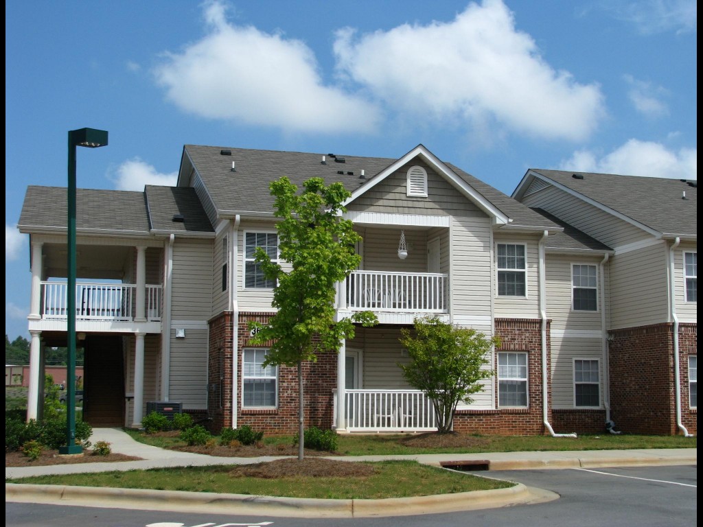 Pinecrest Apartments | 3605 Martins Trail Cir, Walkertown, NC 27051, USA | Phone: (336) 595-2655