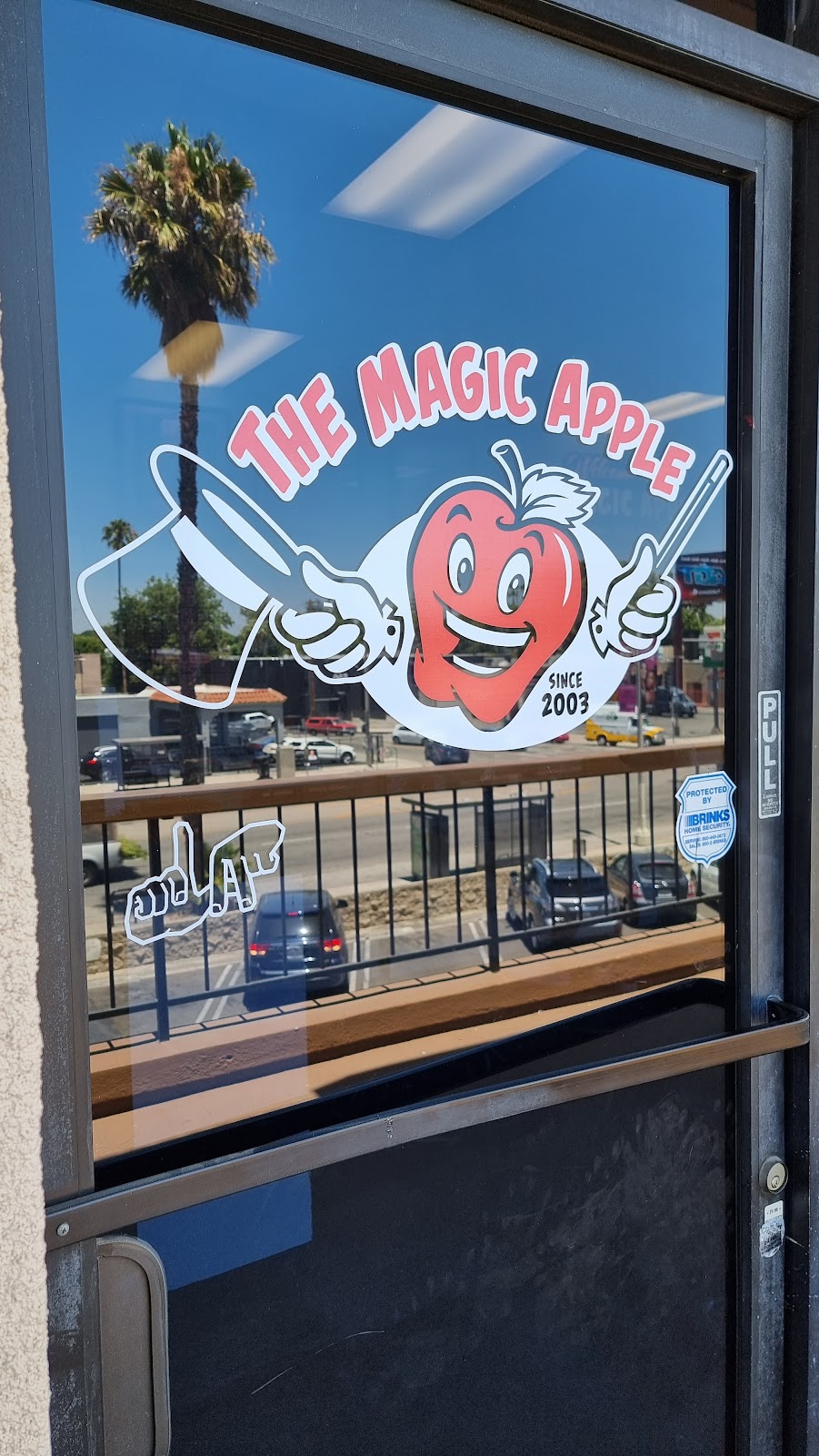 The Magic Apple | 11390 Ventura Blvd, Studio City, CA 91604, USA | Phone: (818) 508-9921