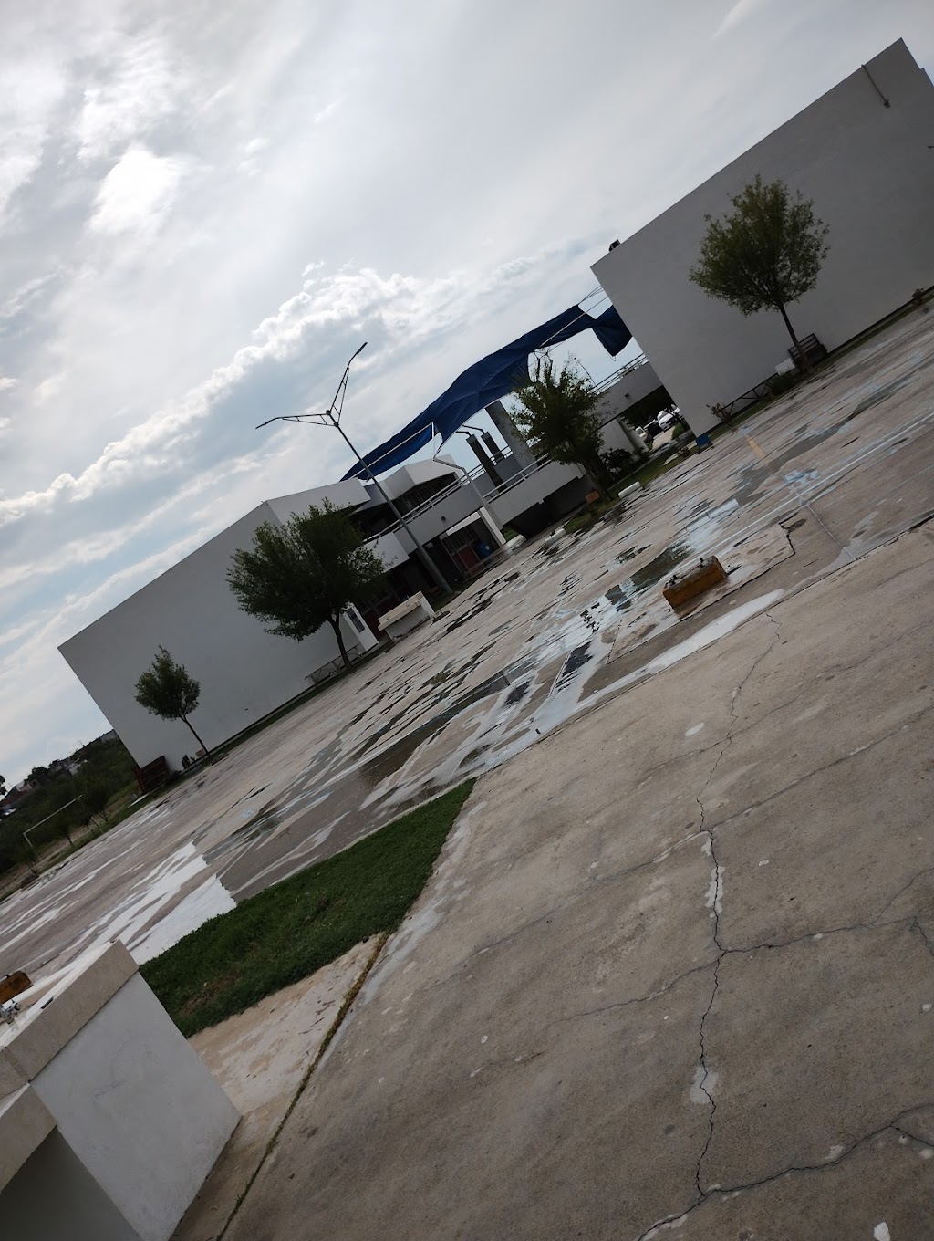 Preparatoria Municipal De Nuevo Laredo "Elena Poniatowska” | San Andrés, 88144 Nuevo Laredo, Tamps., Mexico | Phone: 867 101 4154