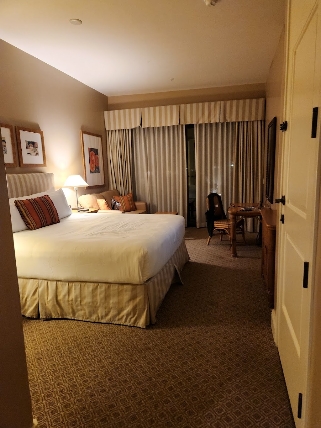 Sedona Suite- Arizona Grand Resort | 5271 E Beverly Rd, Phoenix, AZ 85044, USA | Phone: (877) 800-4888