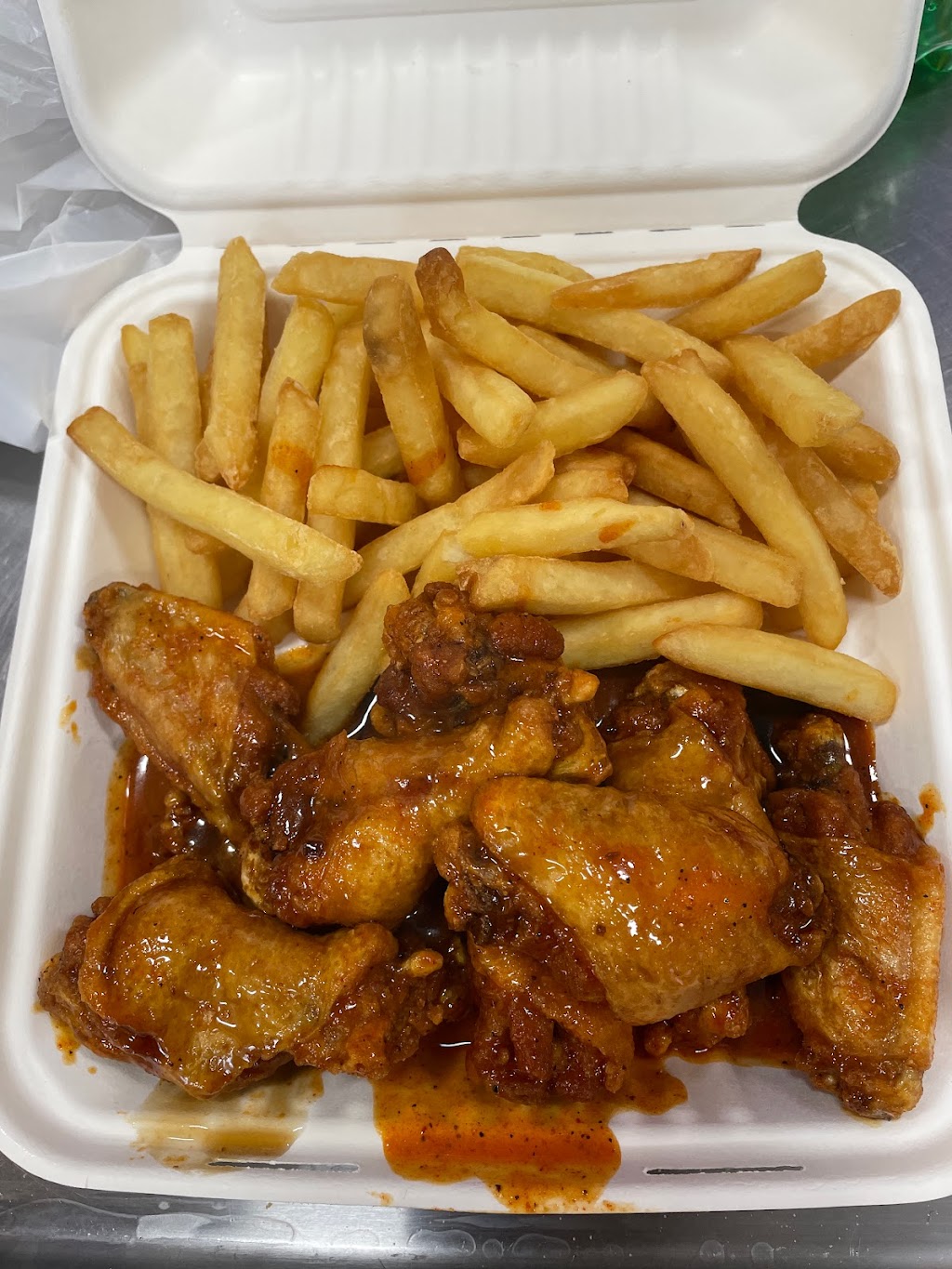 Americas Best Wings Plus | 5422 Silver Hill Rd, District Heights, MD 20747, USA | Phone: (301) 735-7800
