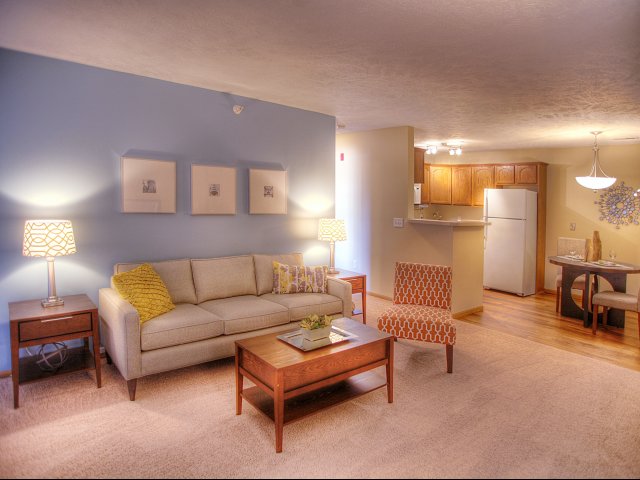 Tiburon View Apartments | 16895 Oakmont Dr, Omaha, NE 68136, USA | Phone: (402) 861-8600