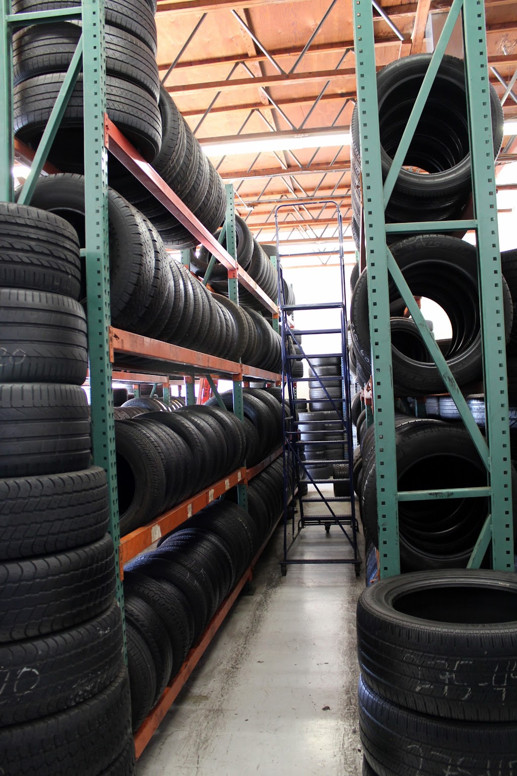Vallejo Tire & Wheels 2655 Monument Blvd C, Concord, CA 94520, USA