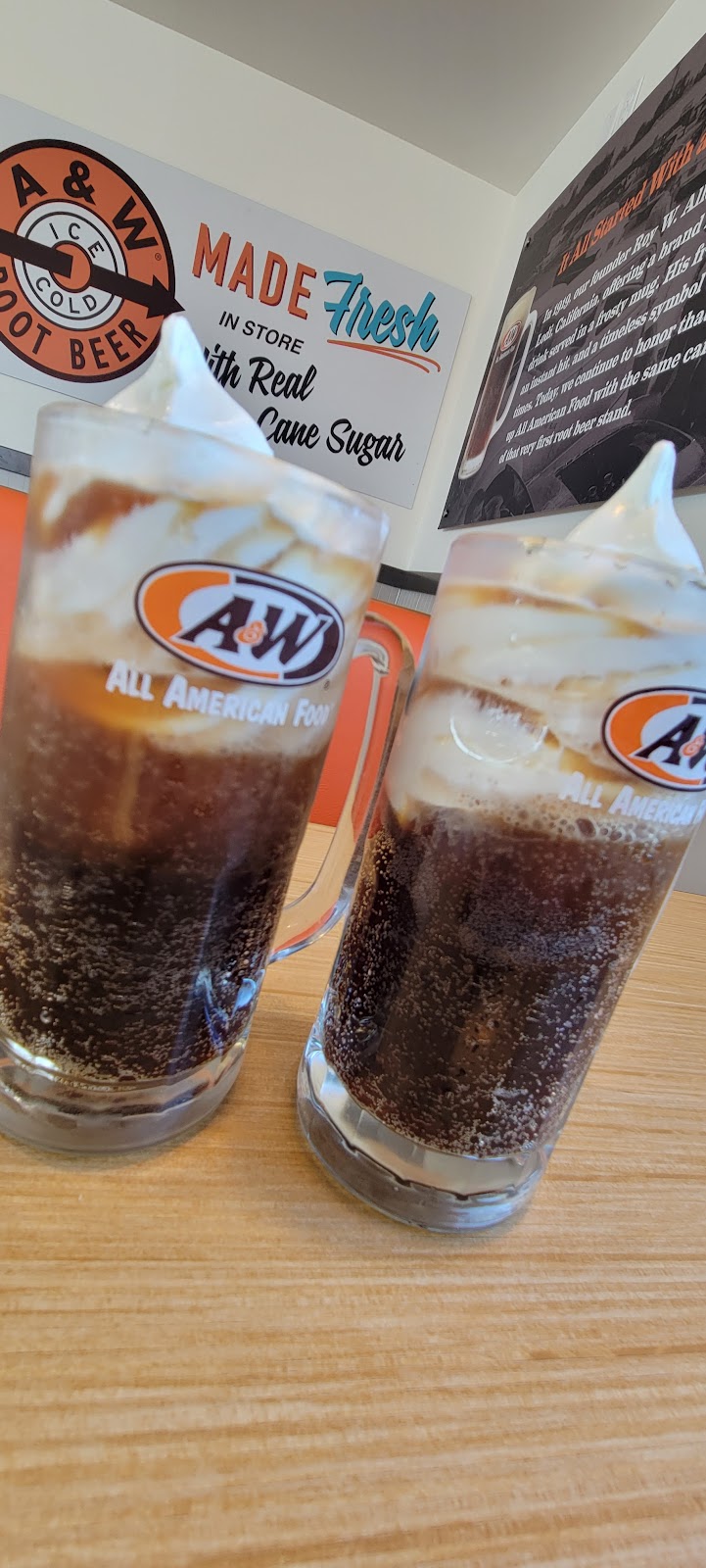 A&W Restaurant | 2611 S Mooney Blvd, Visalia, CA 93277, USA | Phone: (559) 733-4445