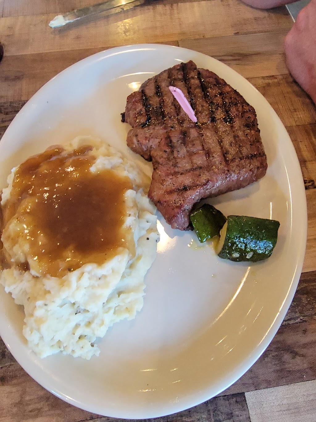 Beefmaster Steakhouse-Weatherford | 509 N Main St, Weatherford, TX 76086, USA | Phone: (682) 262-1427