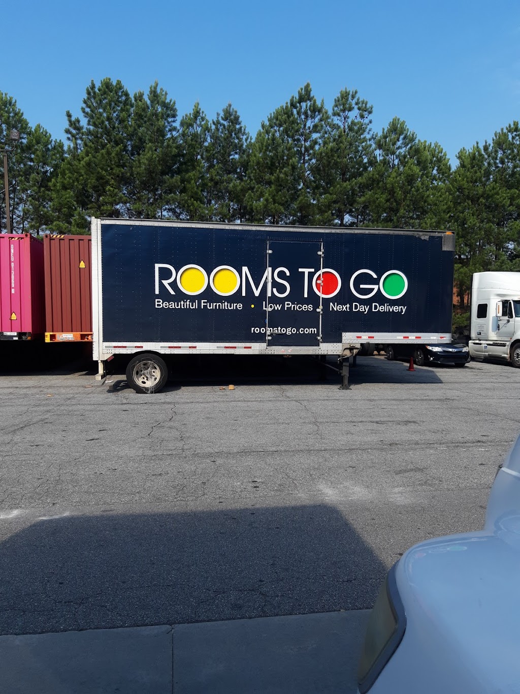 Rooms To Go Distribution Center - store  | Photo 4 of 4 | Address: 265 Old Peachtree Rd NE, Suwanee, GA 30024, USA | Phone: (678) 546-8343