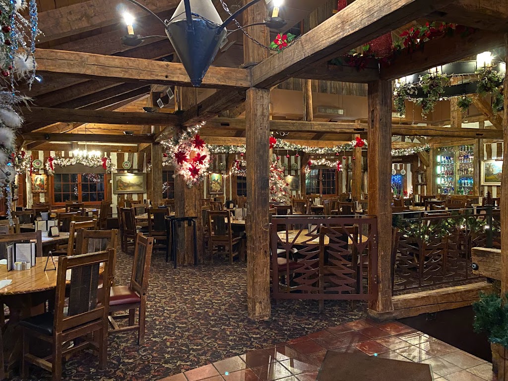 The Fox & Hounds Restaurant & Tavern | 1298 Friess Lake Rd, Hubertus, WI 53033, USA | Phone: (262) 628-1111