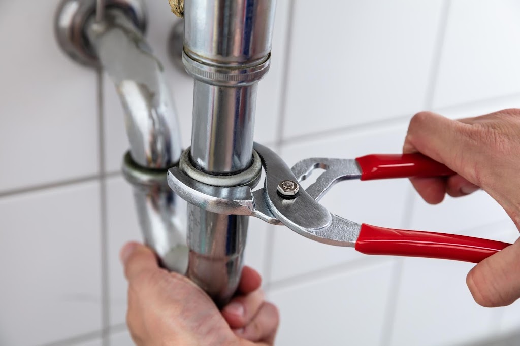 Miracle Plumbing & Drain | 2547 S San Jacinto Ave Suite A, San Jacinto, CA 92583, USA | Phone: (800) 476-1413