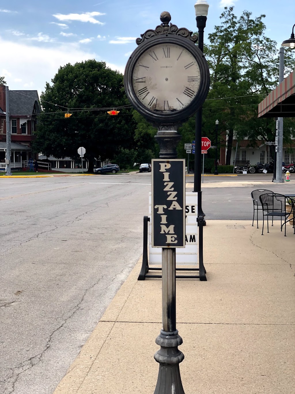 East of Chicago | 111 E 1st St, Warren, IN 46792, USA | Phone: (260) 375-2000