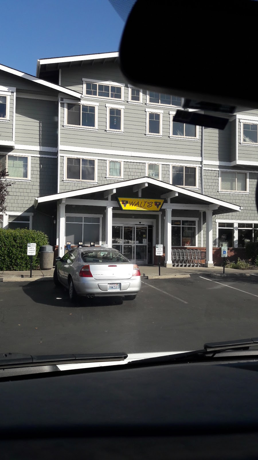 Walts Lynwood Center Market | 4759 Lynwood Center Rd NE Ste 2E, Bainbridge Island, WA 98110, USA | Phone: (206) 842-5808