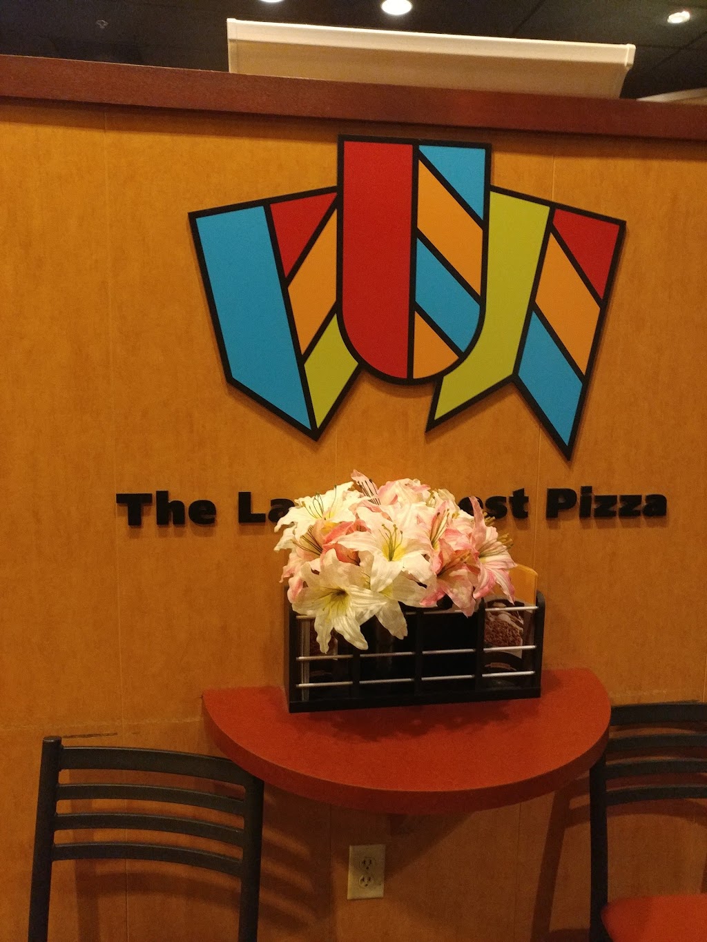 Round Table Pizza | 2105 Town Center Plaza F-180, West Sacramento, CA 95691, USA | Phone: (916) 374-8595