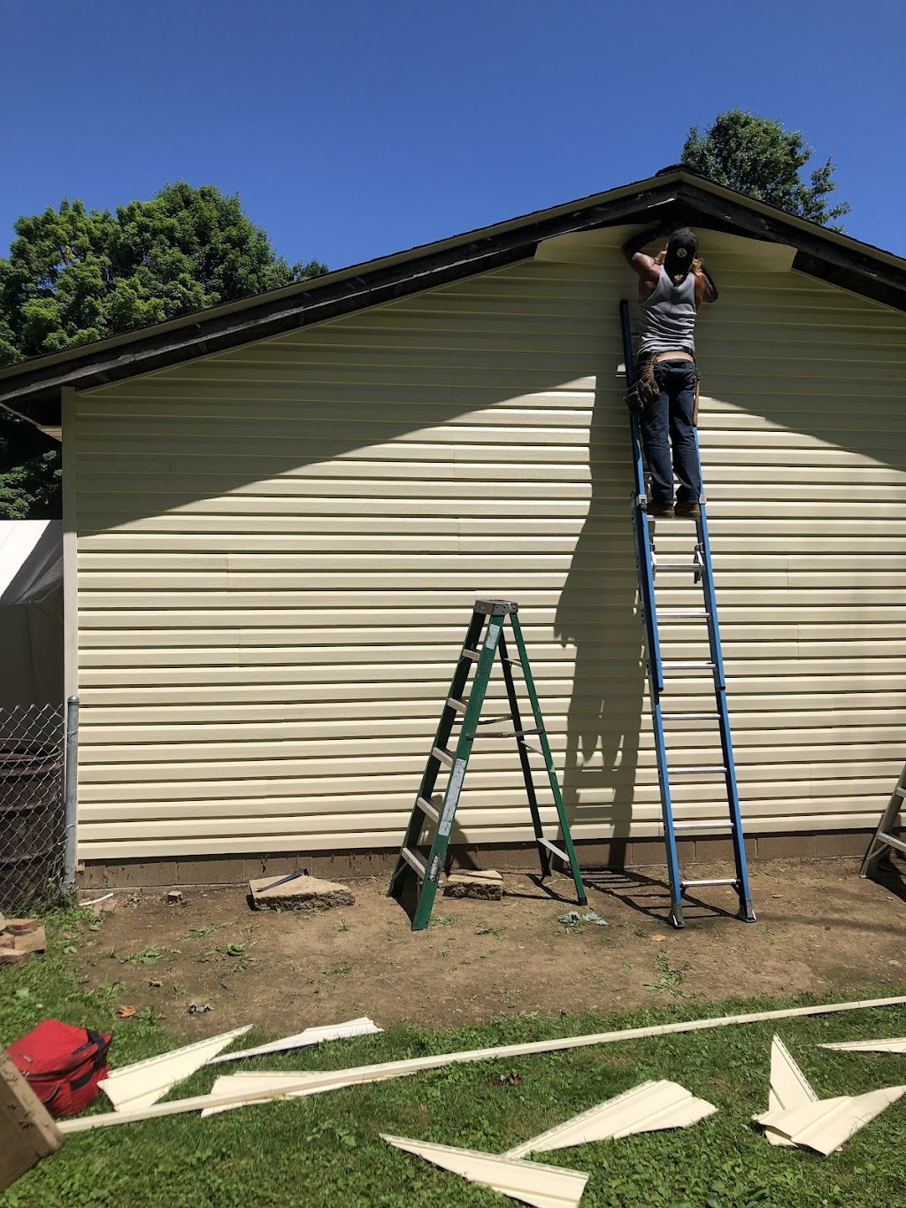 Scottys Roofing & Repair Service | 122 Hermann St, Barberton, OH 44203, USA | Phone: (330) 289-5113