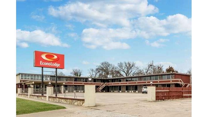 Econo Lodge | 1710 Main St, Winfield, KS 67156 | Phone: (620) 221-9050