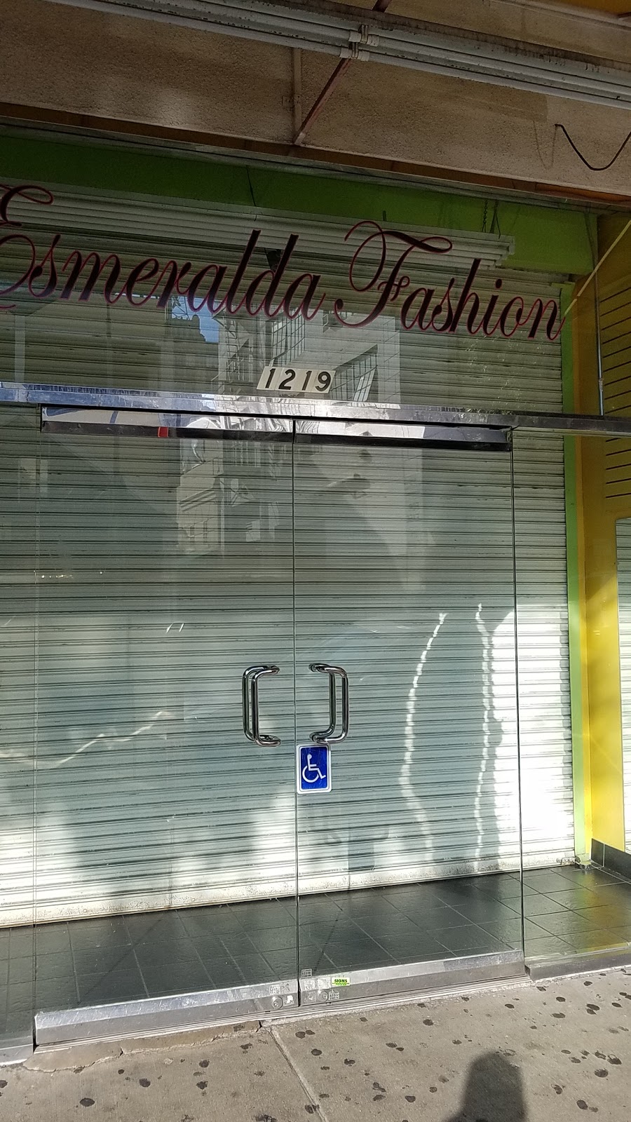 Esmeralda Fashion Boutique | 1219 Santee St, Los Angeles, CA 90015, USA | Phone: (323) 514-9452