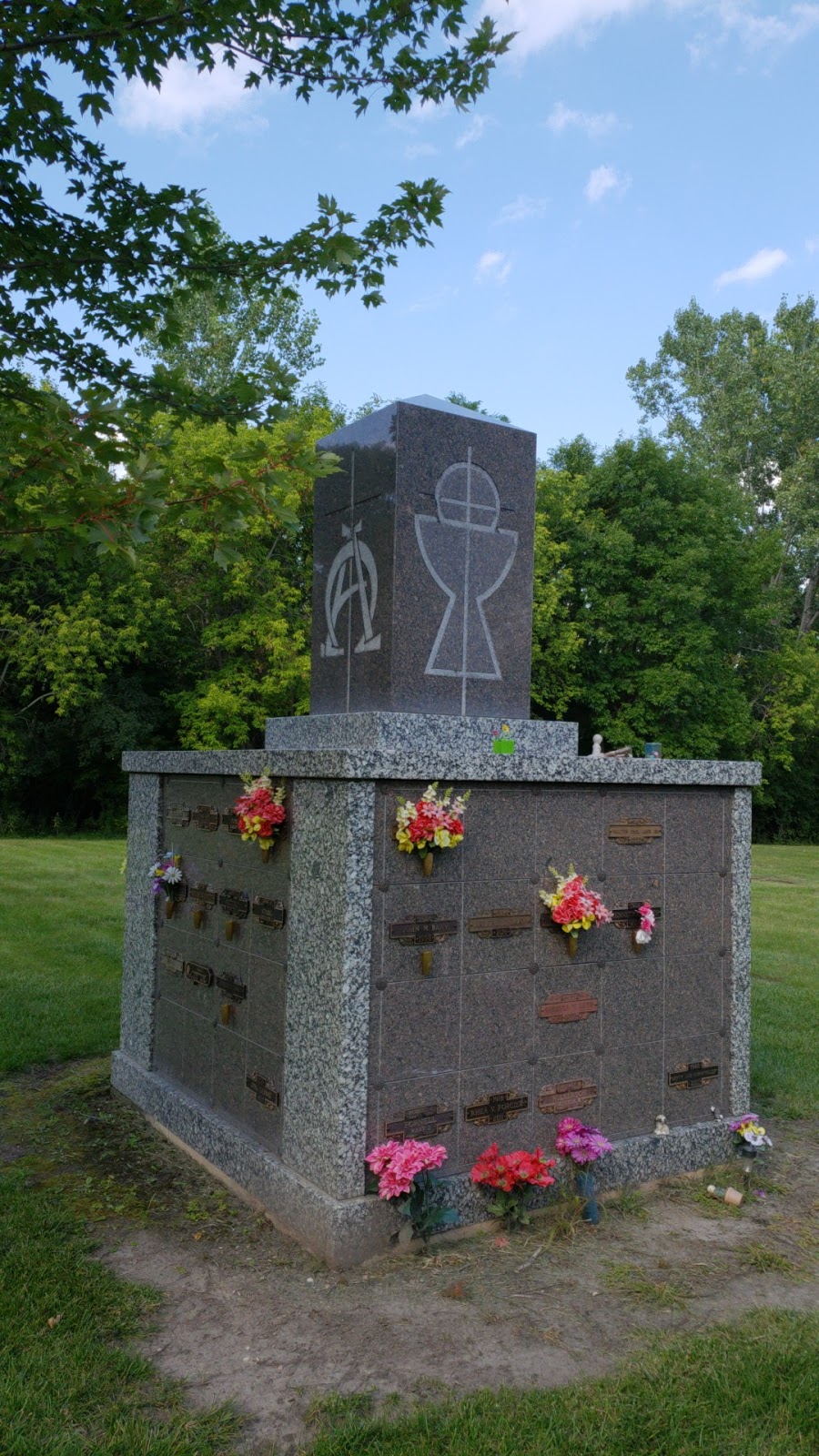 Evergreen Memorial Gardens | 3400 Century Ave N, St Paul, MN 55110, USA | Phone: (952) 890-9291