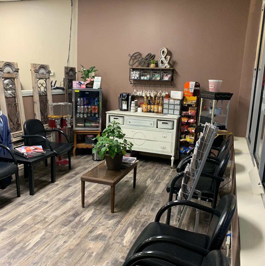 Making The Cut LLC | 132 E Main St, Wilmington, OH 45177, USA | Phone: (937) 283-9109