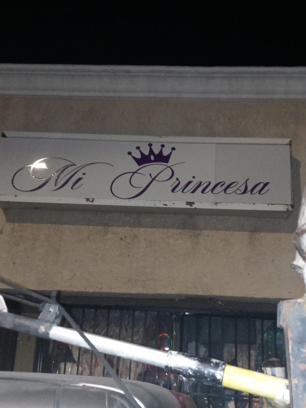 Mi Princessa | 225 E Newburgh St, Azusa, CA 91702, USA | Phone: (626) 343-8458