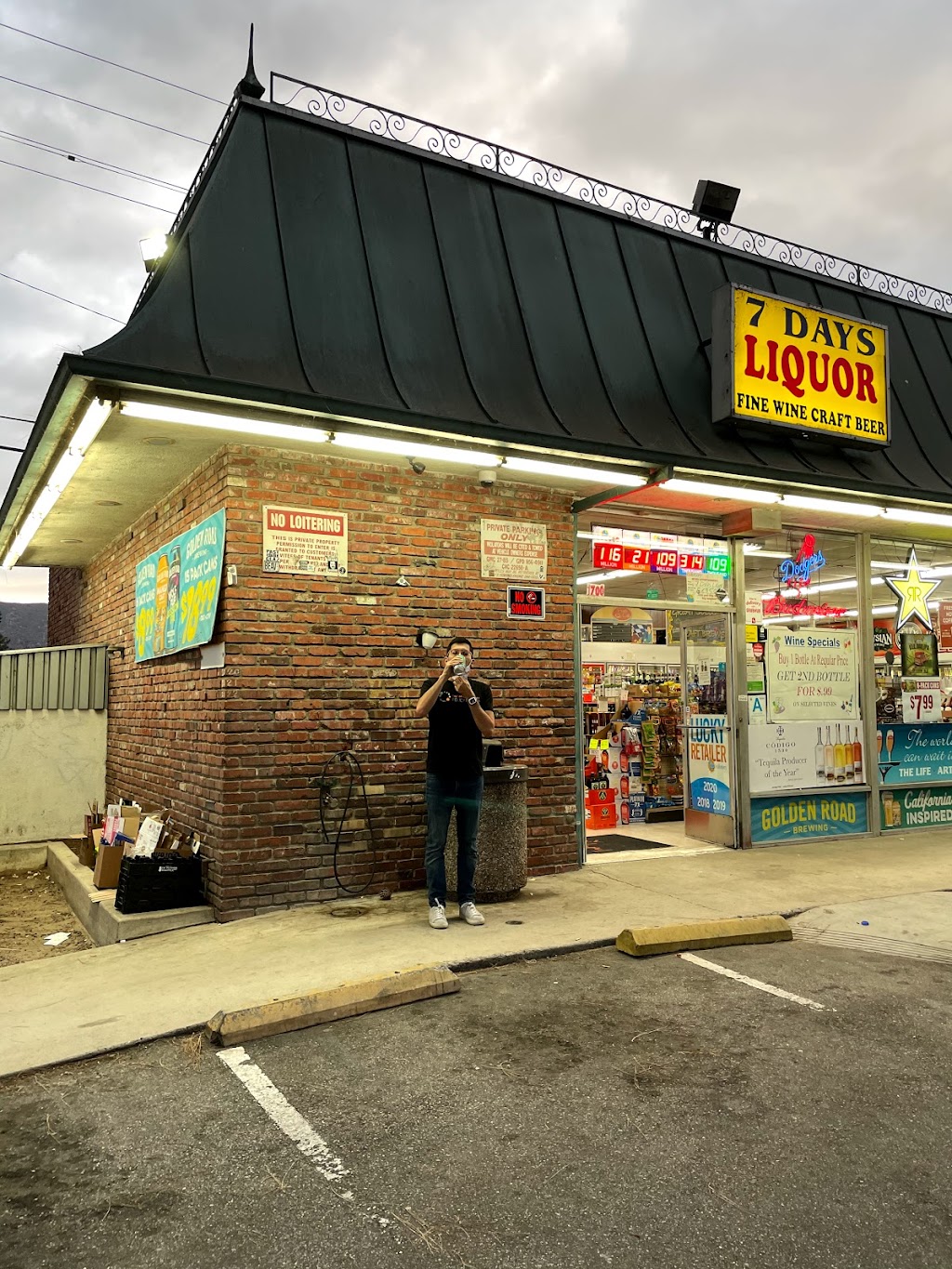 7 Days liquor store | 1700 Victory Blvd, Glendale, CA 91201, USA | Phone: (818) 551-0300