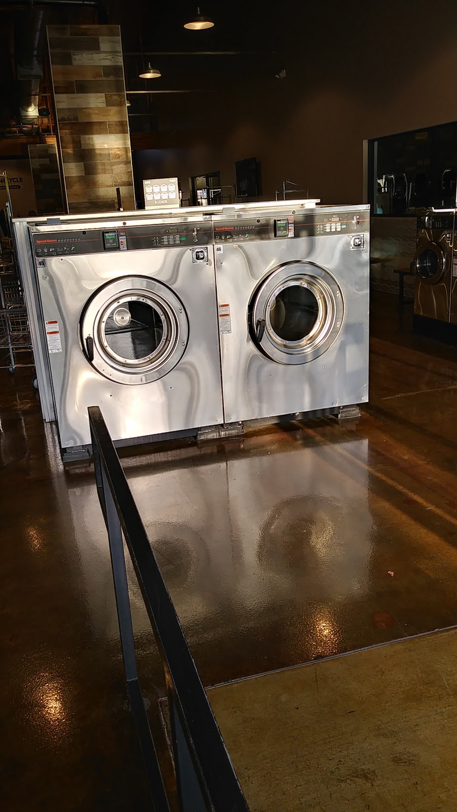 SpinCycle Laundry Lounge | 12010 Garfield Ave, South Gate, CA 90280, USA | Phone: (562) 295-2019