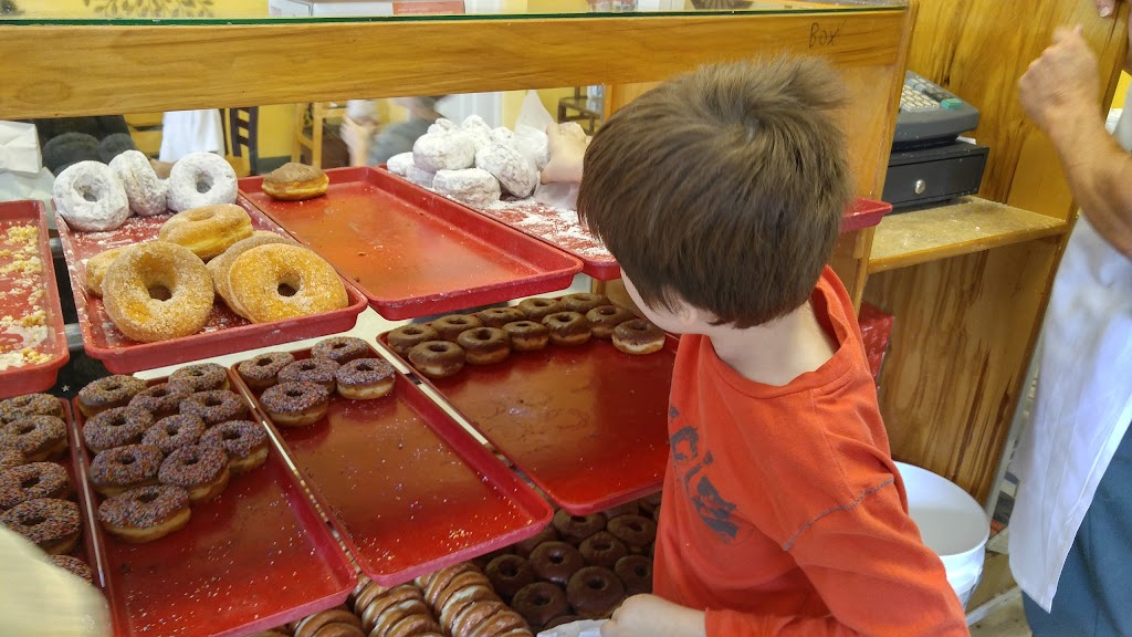 Donut King | 1660 Girod St, Mandeville, LA 70448, USA | Phone: (985) 951-8531