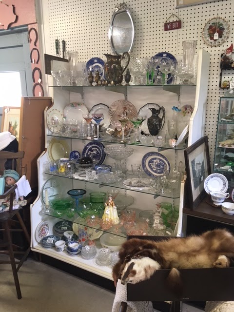 Antiques Preferred of Evans City | 139 Harrison St, Evans City, PA 16033 | Phone: (724) 538-5300