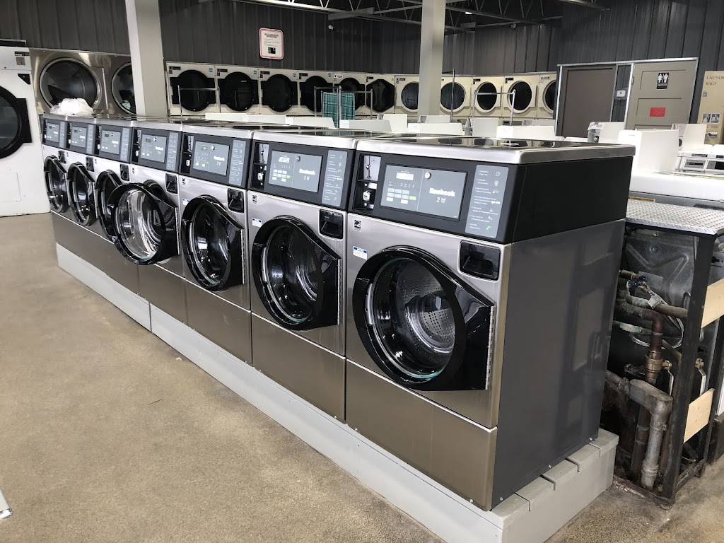 Grand Laundromat | 748 Grand Ave, Hartford, WI 53027, USA | Phone: (414) 305-0189