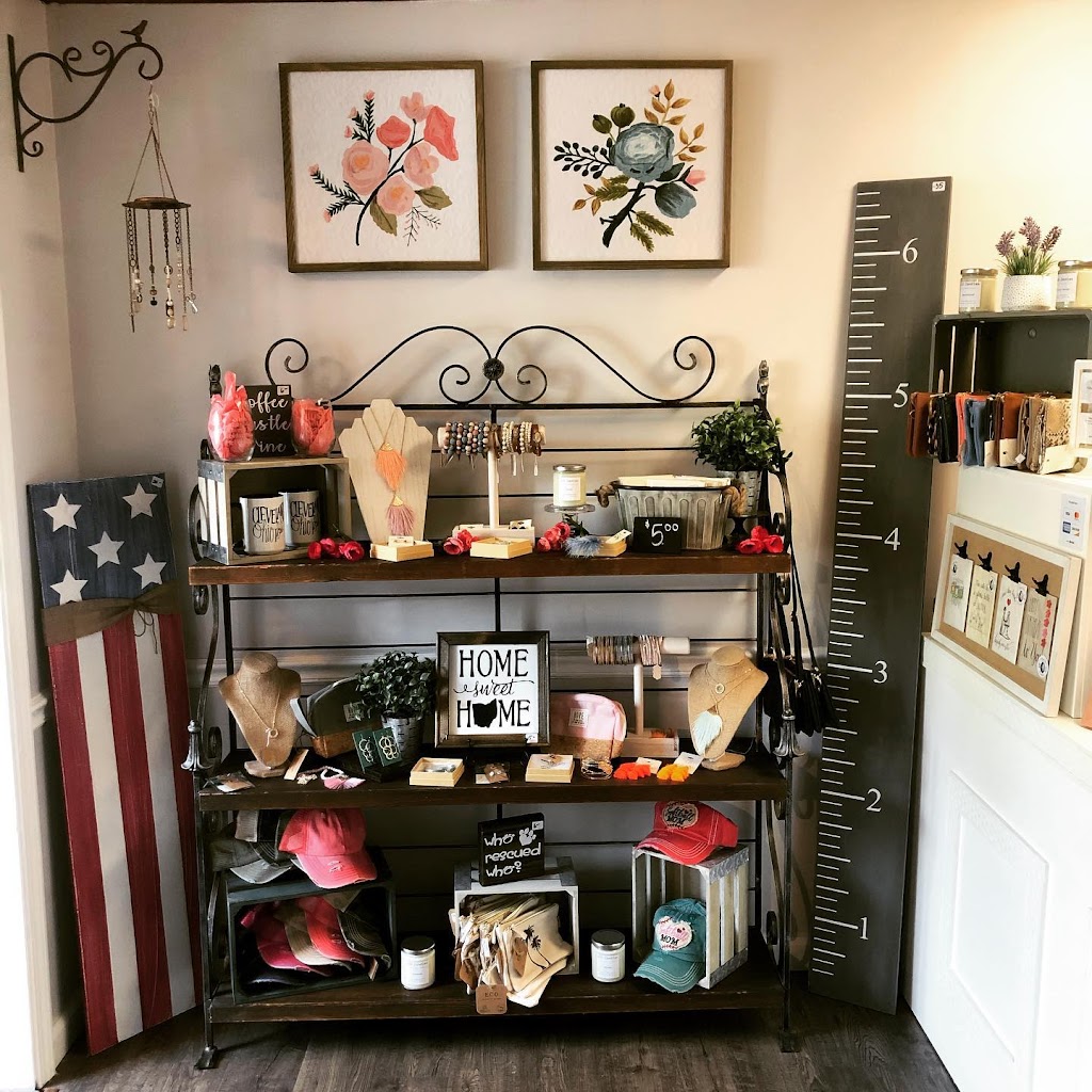 Village Trends Boutique | 8177 Mayfield Rd, Chesterland, OH 44026, USA | Phone: (440) 688-4104