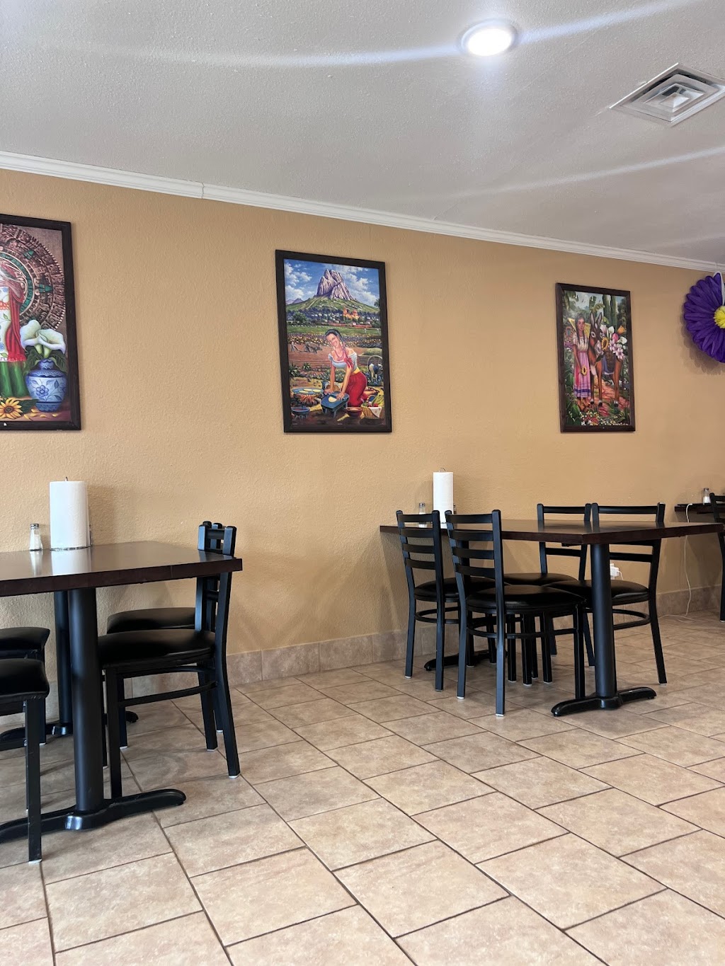 Los Vecinos Tex Mex | 114 W James St, Blue Ridge, TX 75424, USA | Phone: (945) 205-0019