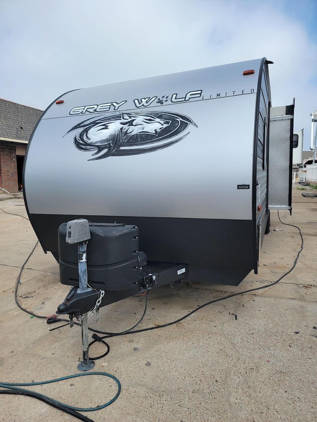 Buy Here Pay Here RV | 2721 I-35W, Burleson, TX 76028, USA | Phone: (817) 447-4000