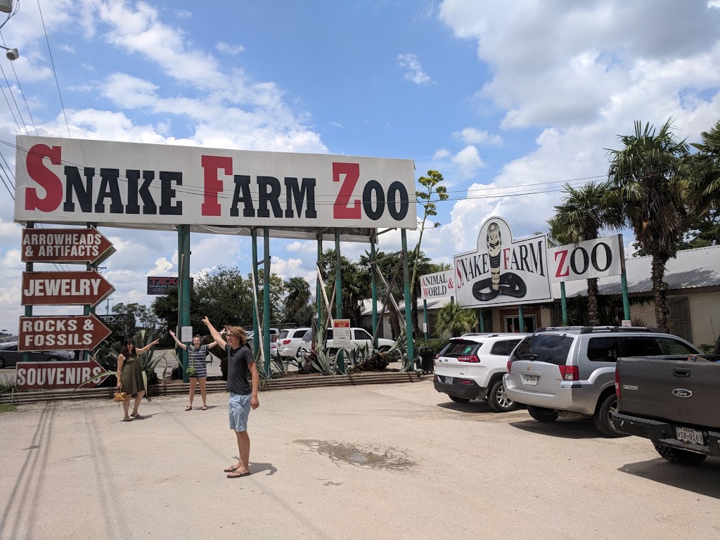 Animal World & Snake Farm Zoo | 5640 Interstate 35 S, New Braunfels, TX 78132, USA | Phone: (830) 608-9270