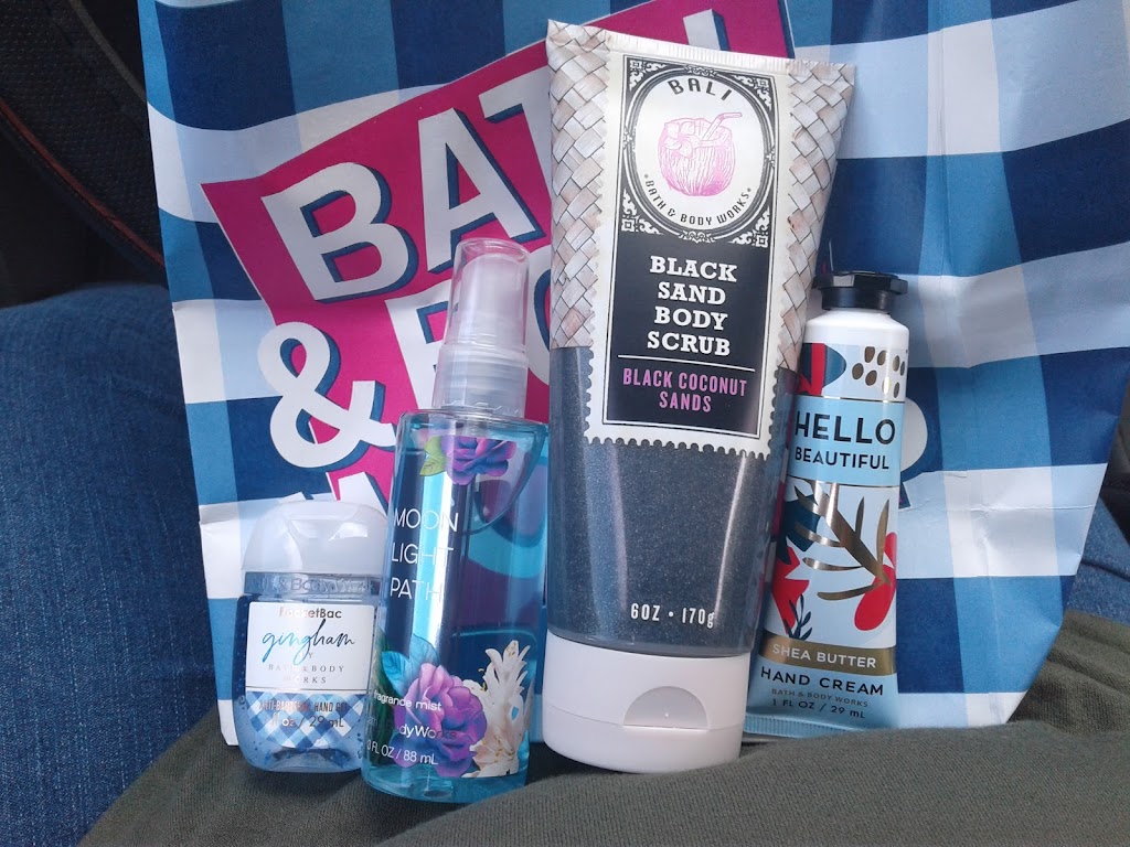 Bath & Body Works | 3193 Waltham Blvd, Burlington, NC 27215, USA | Phone: (336) 586-3840