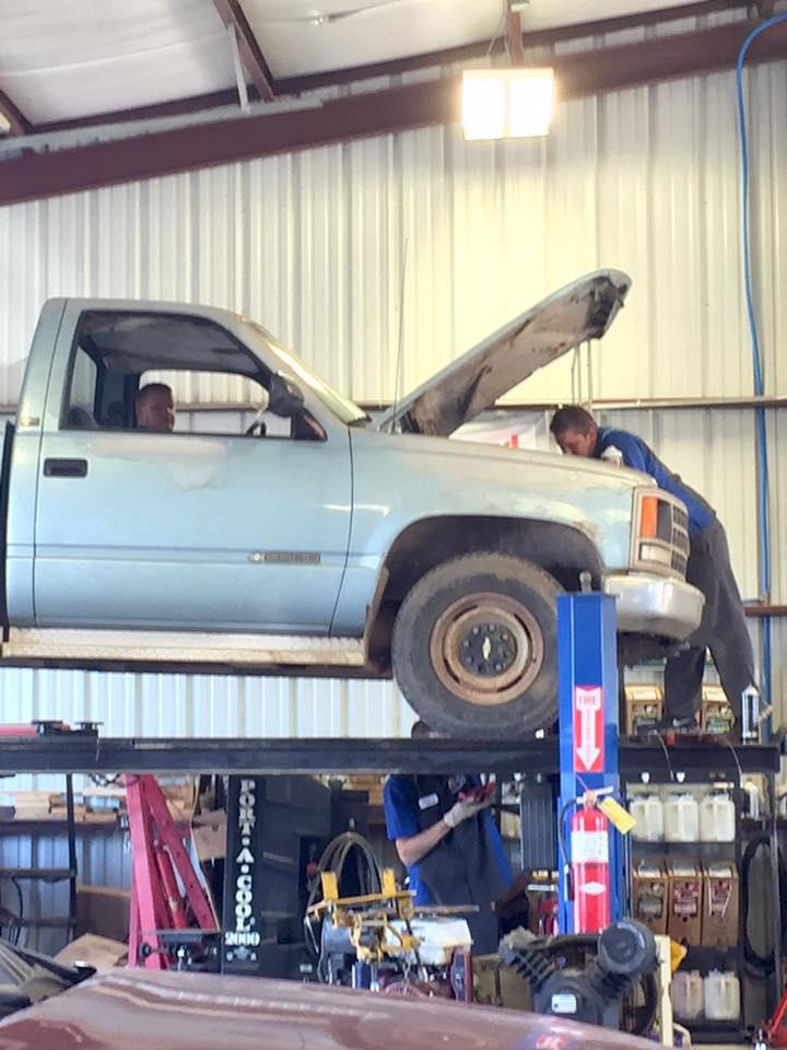 C H Auto Repair | 112 S Pkwy Dr, La Vernia, TX 78121, USA | Phone: (830) 779-2888