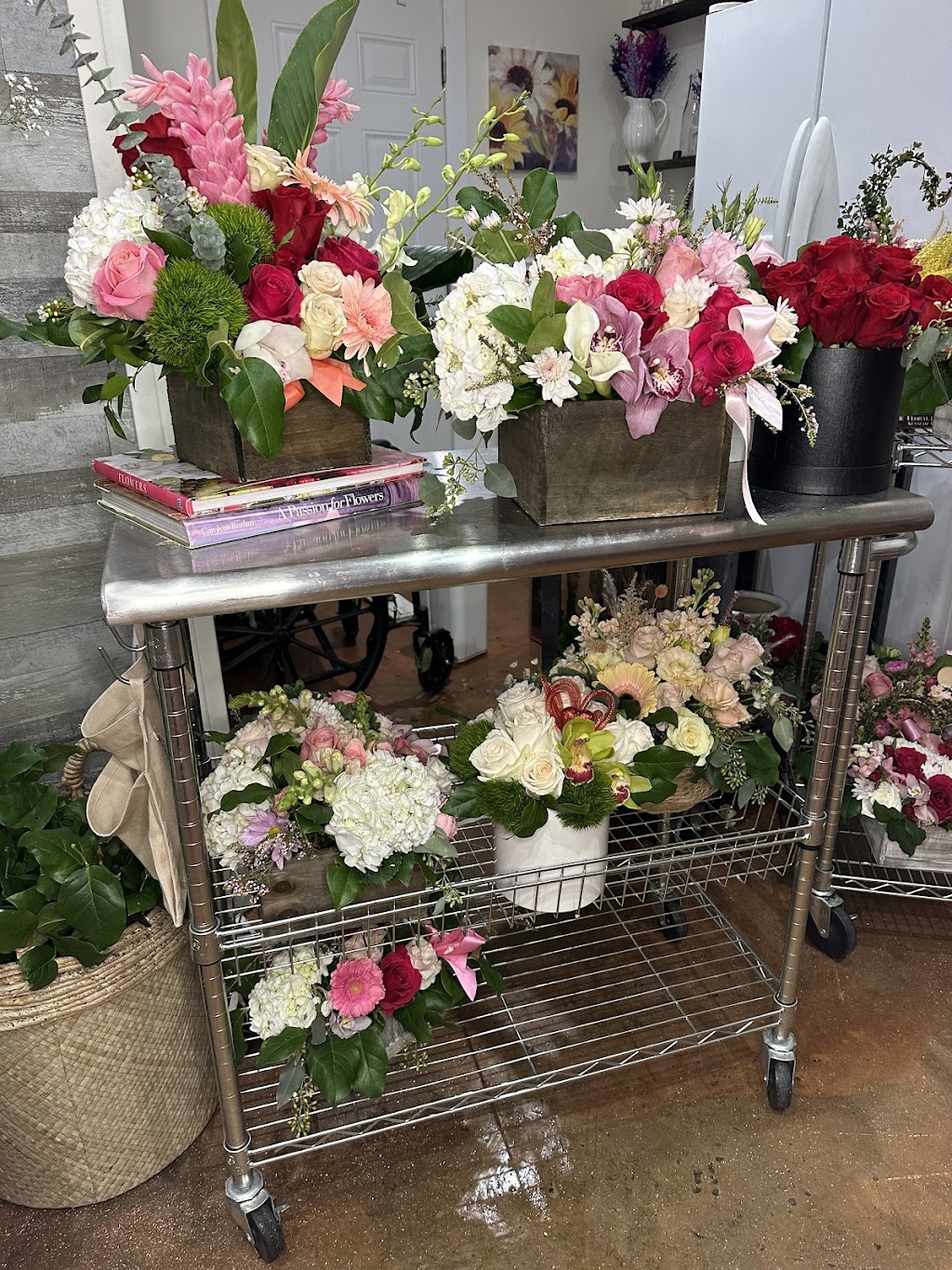 Lias Flower | 23256 Gilmore St, West Hills, CA 91307, USA | Phone: (818) 642-1308