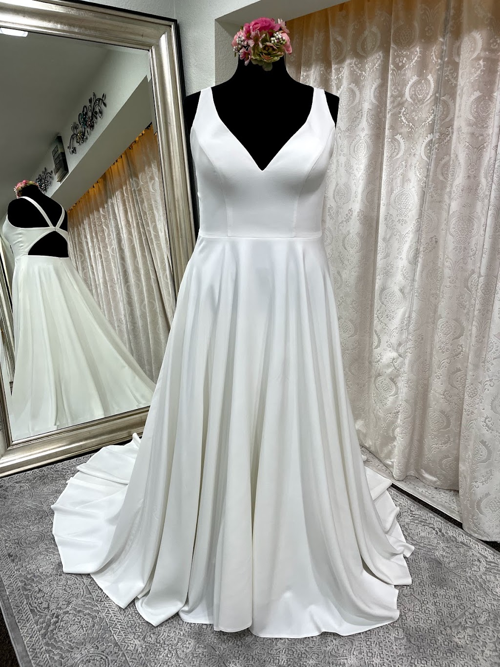 Sundays Bridal | 6856 Boulevard 26, Richland Hills, TX 76180, USA | Phone: (214) 881-1242