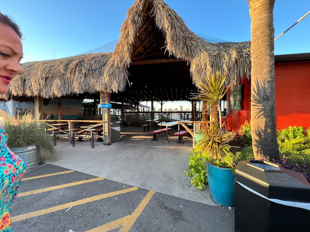 FINS Grill & Icehouse | 420 W Cotter Ave, Port Aransas, TX 78373, USA | Phone: (361) 749-8646