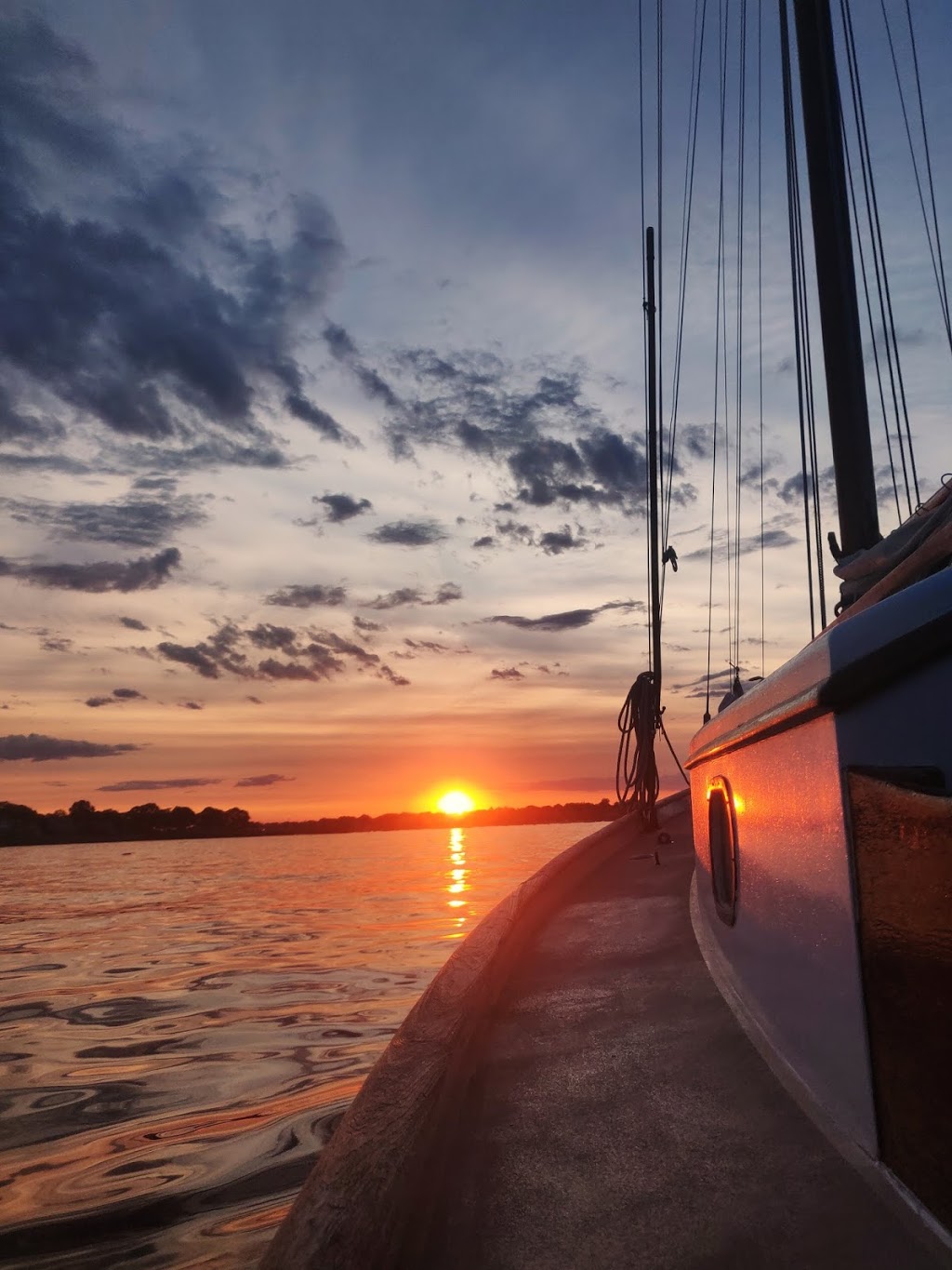 Sunset Sail Salem | 10 Blaney St, Salem, MA 01970, USA | Phone: (978) 594-6299