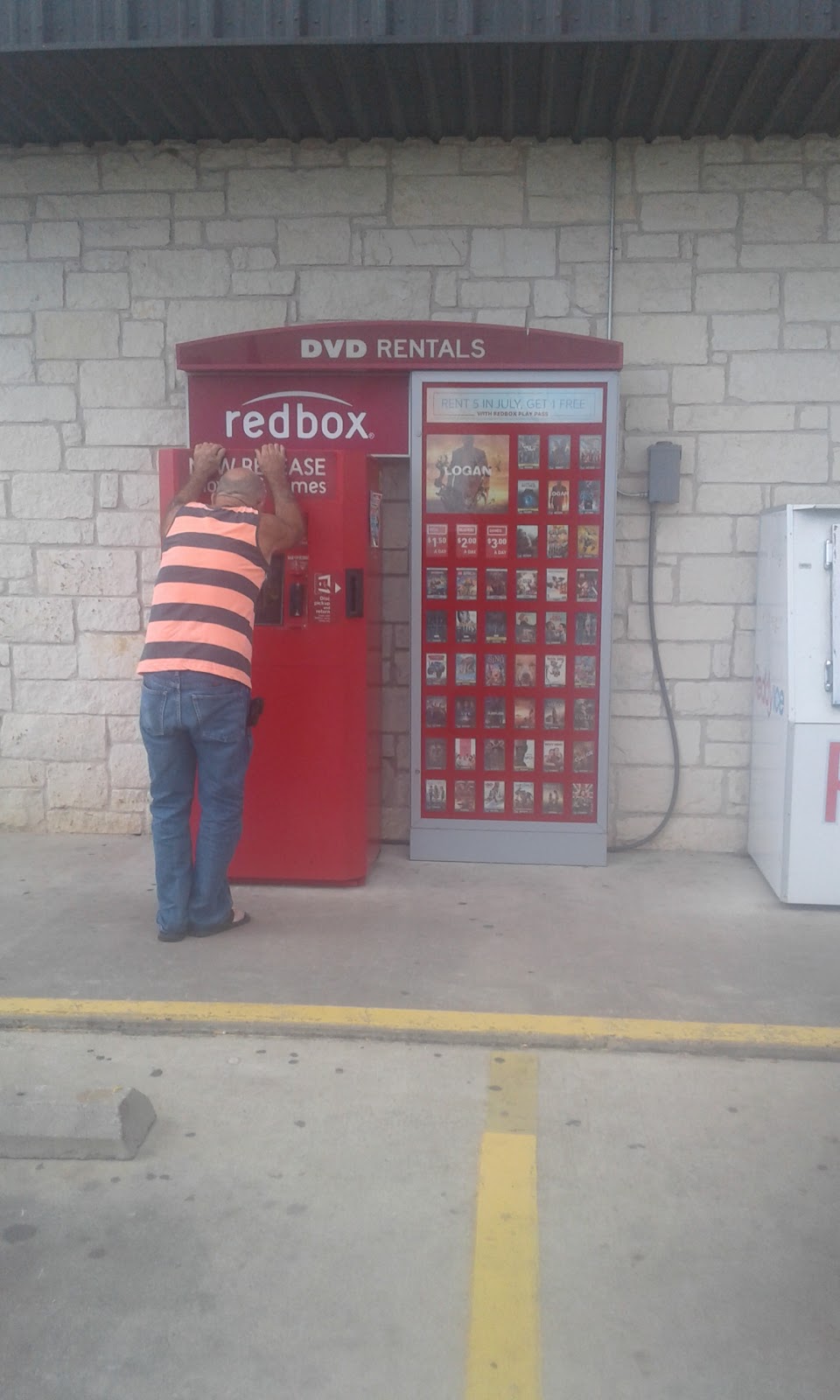 Redbox | 15560 W State Hwy 29, Liberty Hill, TX 78642, USA | Phone: (866) 733-2693