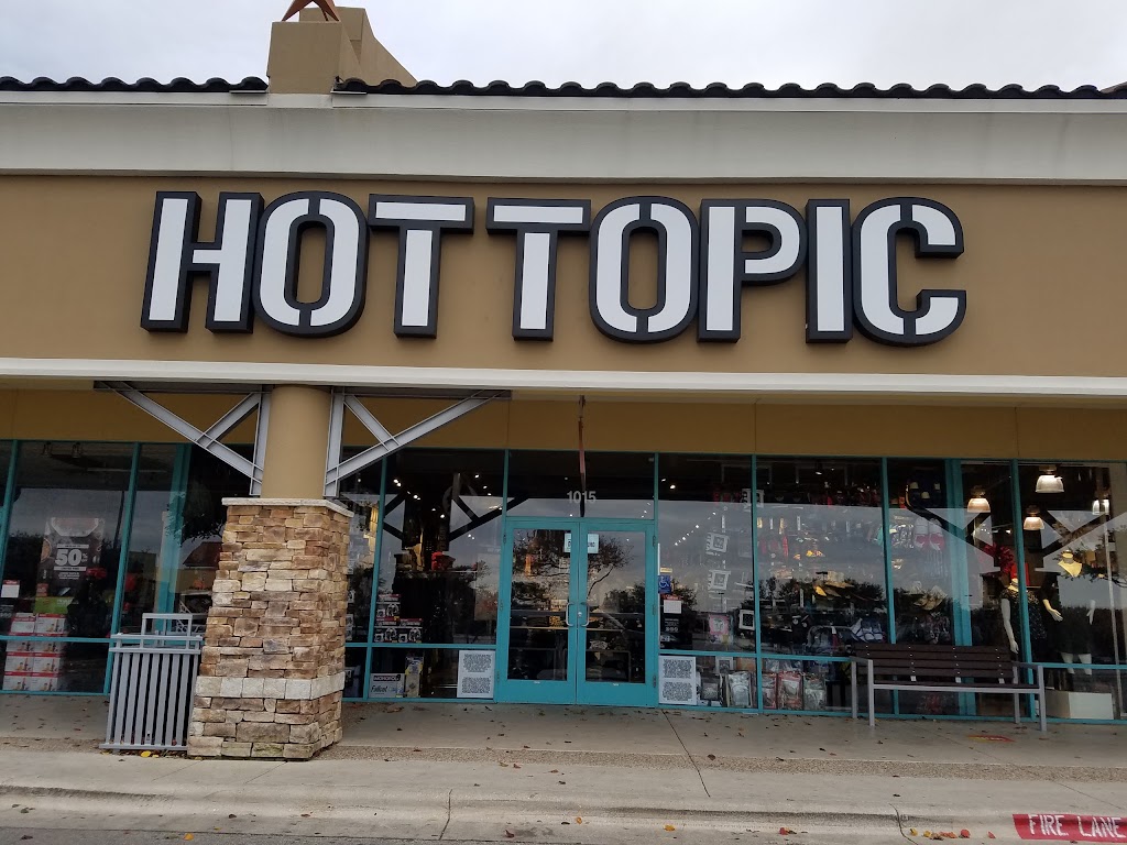 Hot Topic | 4015 I-35 #1015, San Marcos, TX 78666, USA | Phone: (512) 392-6440